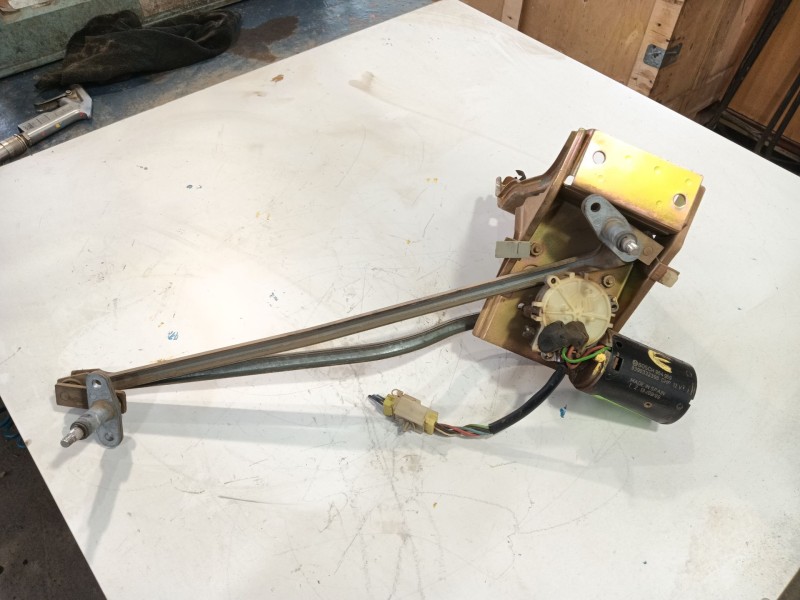 Recambio de motor limpia delantero para nissan trade furgoneta 75 referencia OEM IAM   