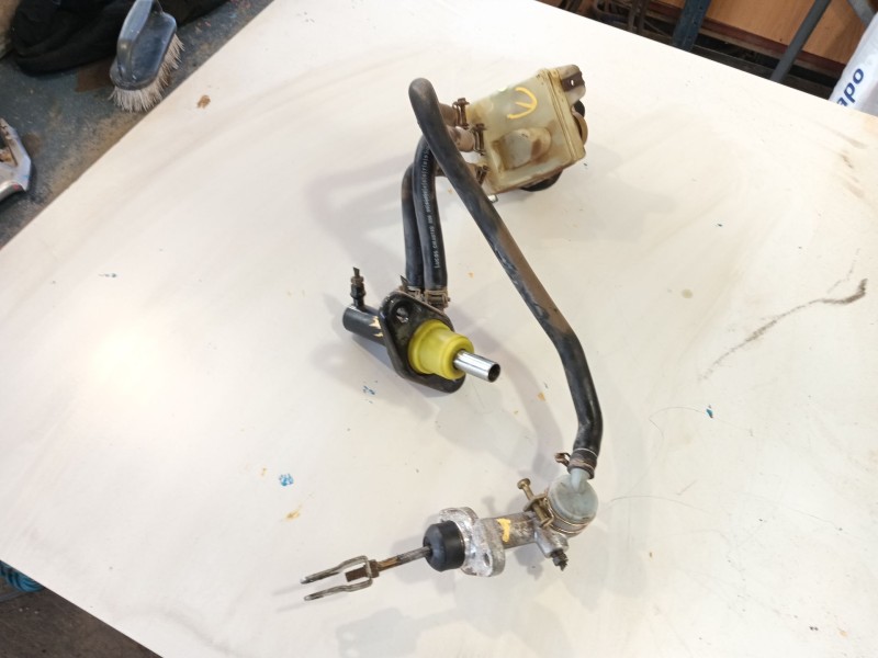 Recambio de bomba freno para nissan trade furgoneta 75 referencia OEM IAM   