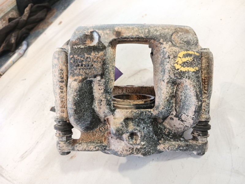 Recambio de pinza freno delantera izquierda para mercedes-benz cla coupé (c117) cla 220 cdi / d (117.303) referencia OEM IAM A00