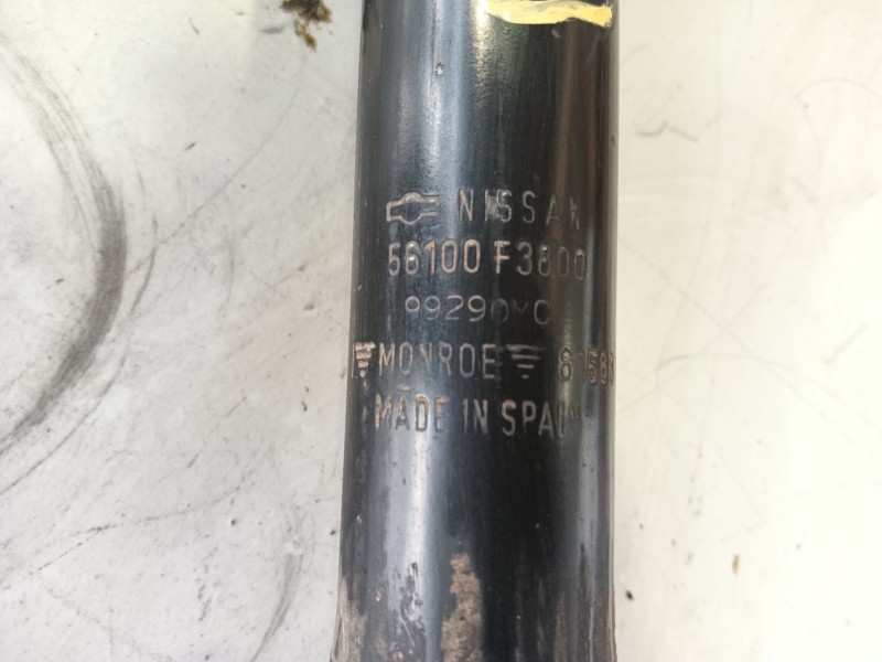 Recambio de amortiguador delantero derecho para nissan trade furgoneta 75 referencia OEM IAM   