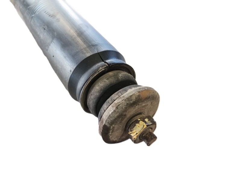 Recambio de amortiguador delantero izquierdo para nissan trade furgoneta 75 referencia OEM IAM   