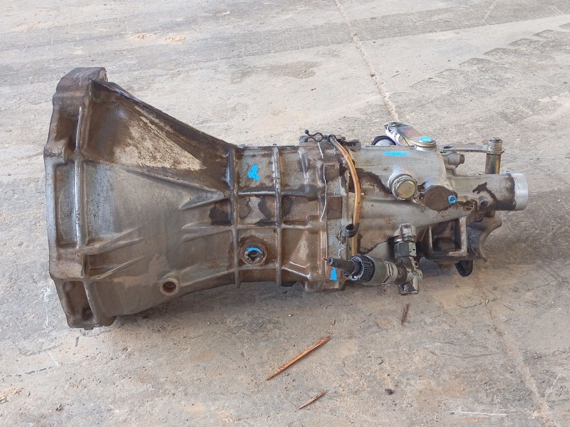 Recambio de caja cambios para nissan trade furgoneta 75 referencia OEM IAM   