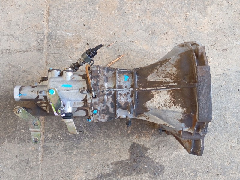 Recambio de caja cambios para nissan trade furgoneta 75 referencia OEM IAM   