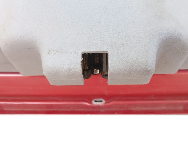 Recambio de porton trasero para dodge caliber 2.0 crd referencia OEM IAM 05074151AB  