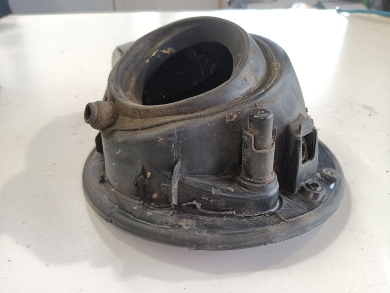 Recambio de tapa exterior combustible para volvo v40 hatchback (525) d2 referencia OEM IAM   