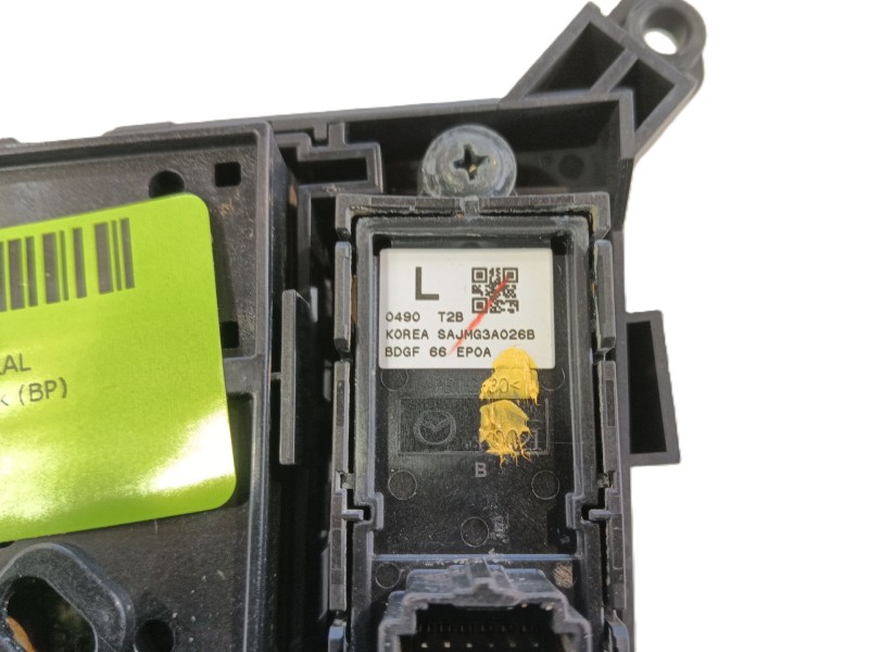 Recambio de consola central para mazda 3 hatchback (bp) 2.0 skyactiv-g m hybrid referencia OEM IAM   