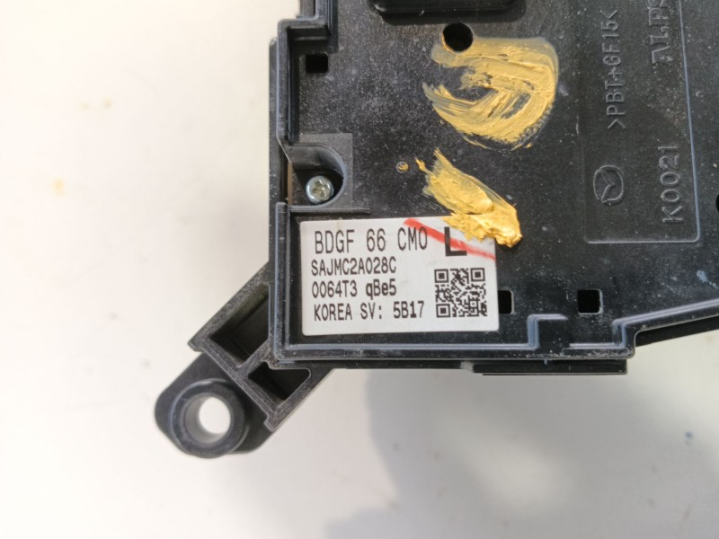 Recambio de consola central para mazda 3 hatchback (bp) 2.0 skyactiv-g m hybrid referencia OEM IAM   