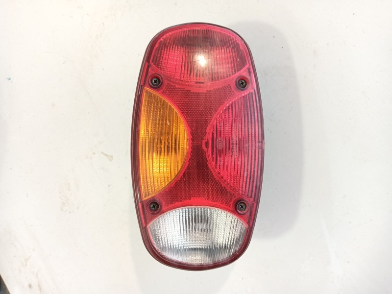 Recambio de piloto trasero derecho para mega e-worker electric referencia OEM IAM   