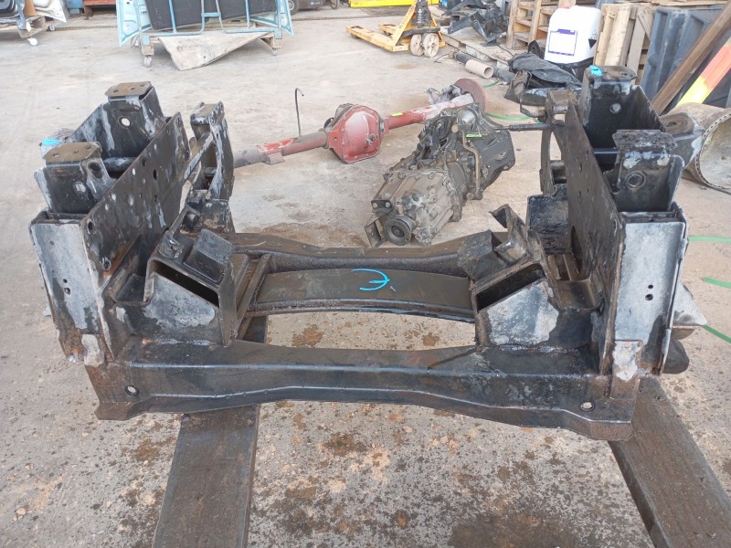 Recambio de puente delantero para nissan cabstar e (tl_, vl_) 125.35, 125.45 (tl0, vl0) referencia OEM IAM 400019X500  