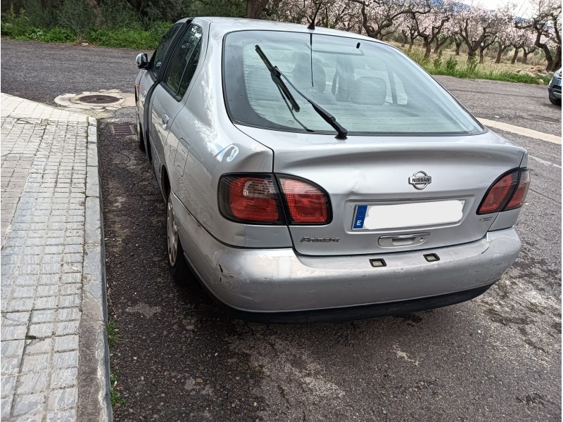 nissan primera hatchback (p11) del año 2000