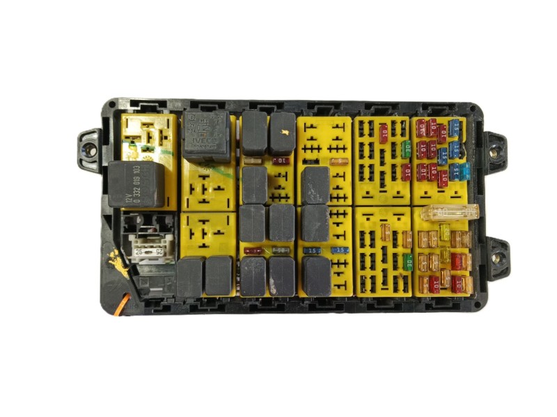 Recambio de caja reles / fusibles para iveco daily iii furgoneta 35 s 13 v,35 c 13 v referencia OEM IAM   