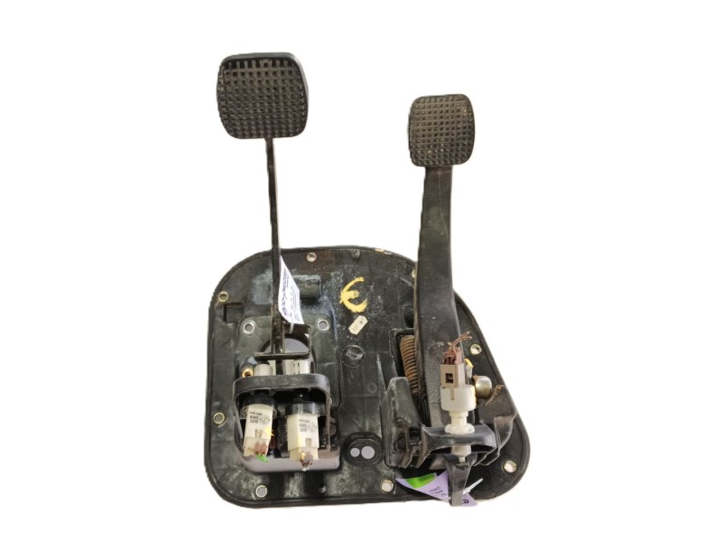 Recambio de pedal freno para iveco daily iii furgoneta 35 s 13 v,35 c 13 v referencia OEM IAM   