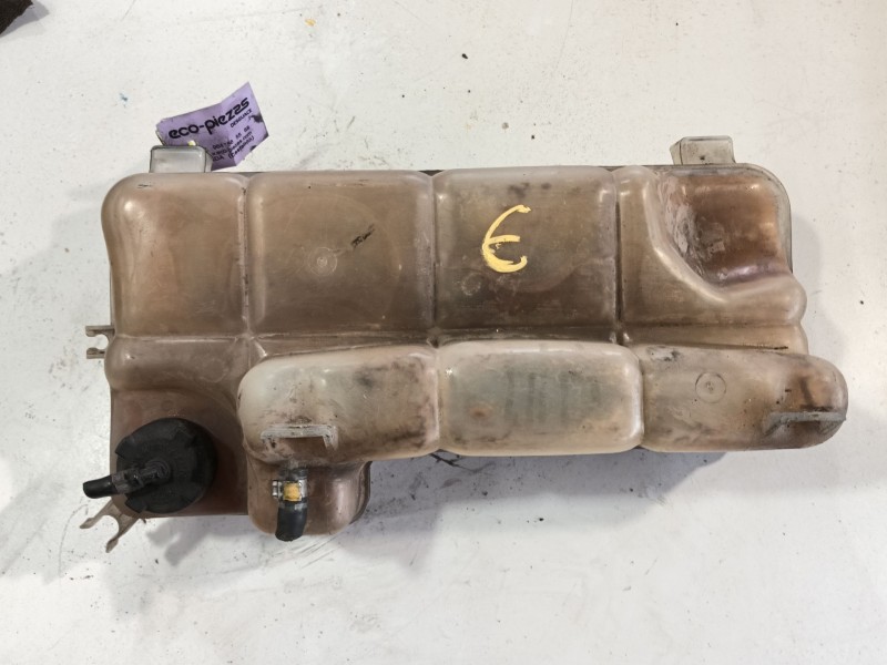 Recambio de deposito expansion para iveco daily iii furgoneta 35 s 13 v,35 c 13 v referencia OEM IAM 504038776  