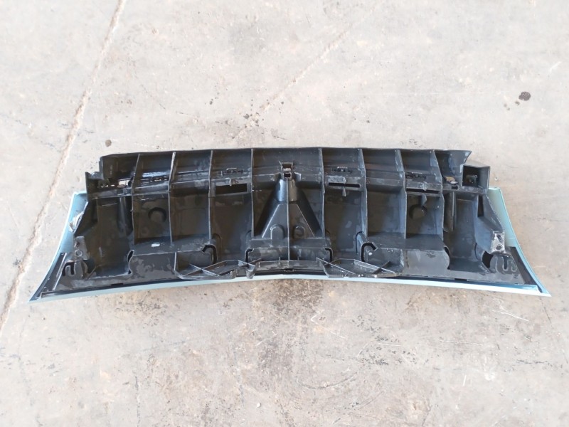 Recambio de rejilla delantera para renault kangoo / grand kangoo ii (kw0/1_) 1.5 dci 110 (kw0c, kw0h) referencia OEM IAM   