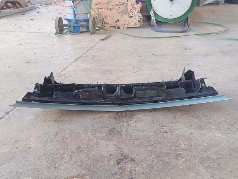 Recambio de rejilla delantera para renault kangoo / grand kangoo ii (kw0/1_) 1.5 dci 110 (kw0c, kw0h) referencia OEM IAM   