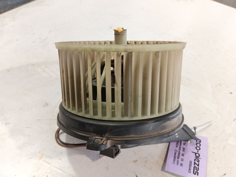 Recambio de ventilador calefaccion para nissan trade furgoneta 75 referencia OEM IAM   