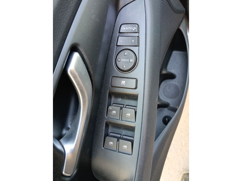 Recambio de mando elevalunas delantero izquierdo para kia ceed (cd) 1.0 t-gdi referencia OEM IAM   