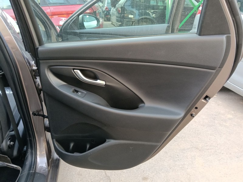 Recambio de guarnecido puerta trasera derecha para kia ceed (cd) 1.0 t-gdi referencia OEM IAM   