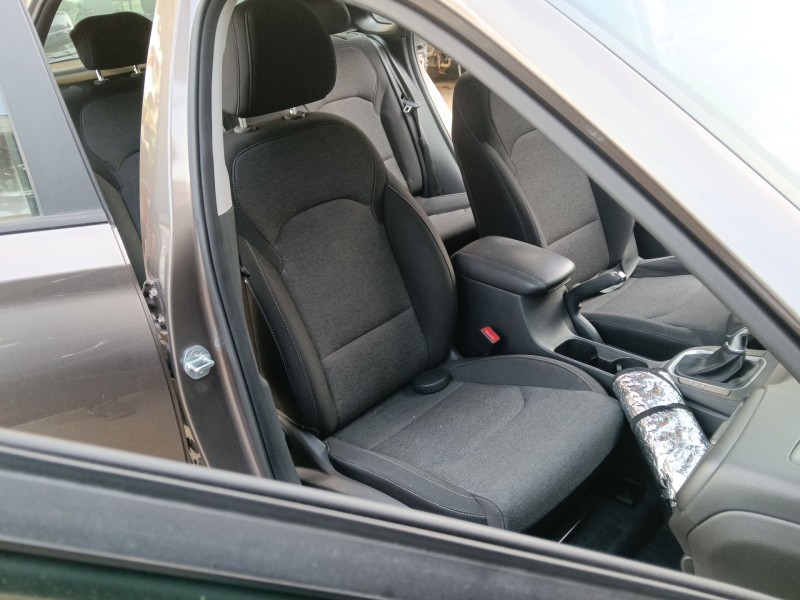Recambio de asiento delantero derecho para kia ceed (cd) 1.0 t-gdi referencia OEM IAM   