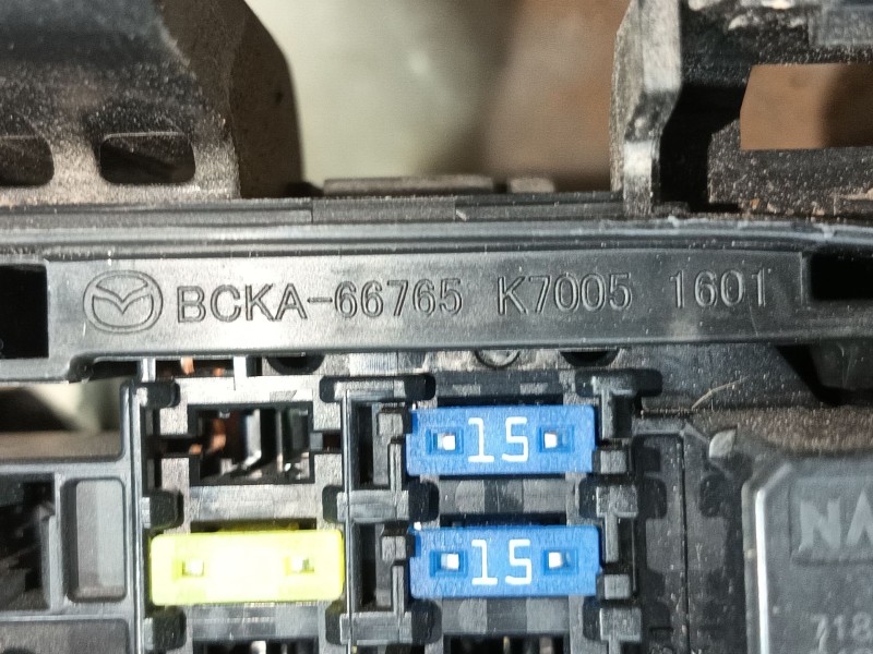 Recambio de caja reles / fusibles para mazda 3 hatchback (bp) 2.0 skyactiv-g m hybrid referencia OEM IAM  BCKB66765 