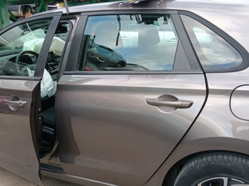 Recambio de puerta trasera izquierda para kia ceed (cd) 1.0 t-gdi referencia OEM IAM   