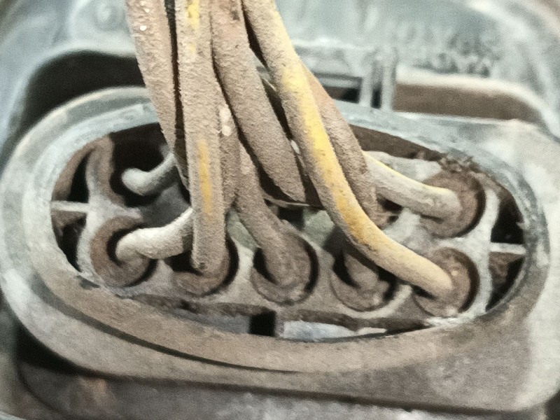 Recambio de faro izquierdo para volkswagen golf iv (1j1) 1.6 referencia OEM IAM   