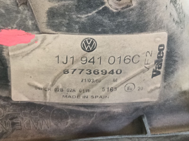 Recambio de faro derecho para volkswagen golf iv (1j1) 1.6 16v referencia OEM IAM   