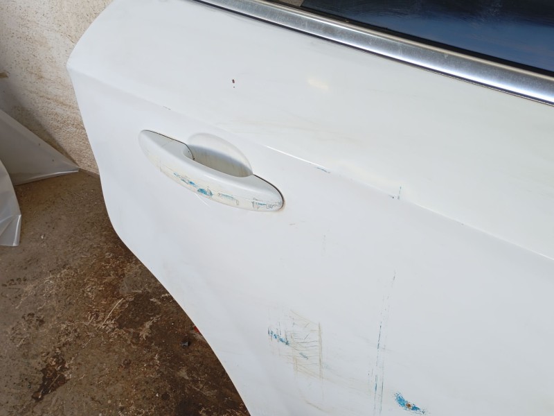 Recambio de puerta trasera derecha para ford mondeo iv turnier (ba7) 2.0 tdci referencia OEM IAM 1582403  