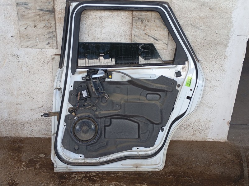 Recambio de puerta trasera derecha para ford mondeo iv turnier (ba7) 2.0 tdci referencia OEM IAM 1582403  