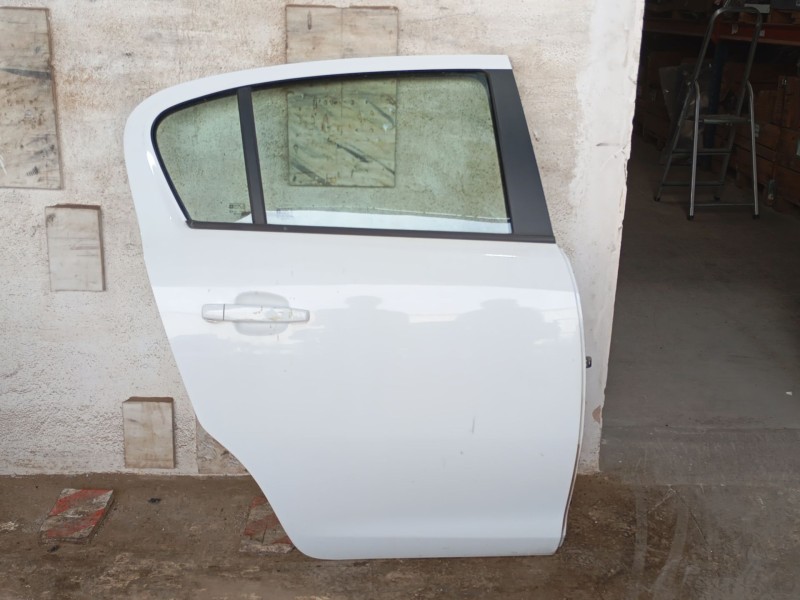 Recambio de puerta trasera derecha para opel corsa d (s07) 1.4 (l08, l68) referencia OEM IAM 93189341  