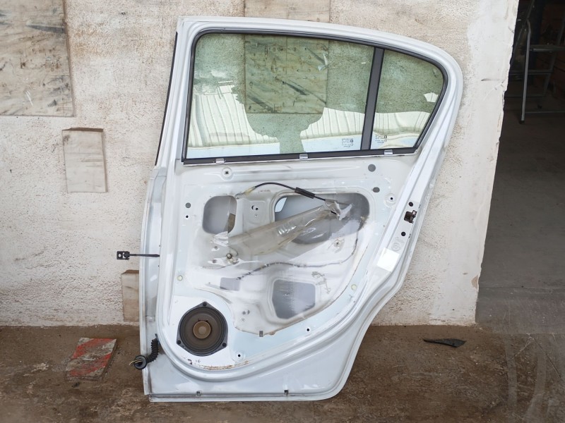 Recambio de puerta trasera derecha para opel corsa d (s07) 1.4 (l08, l68) referencia OEM IAM 93189341  