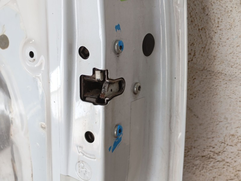 Recambio de puerta trasera derecha para opel corsa d (s07) 1.4 (l08, l68) referencia OEM IAM 93189341  