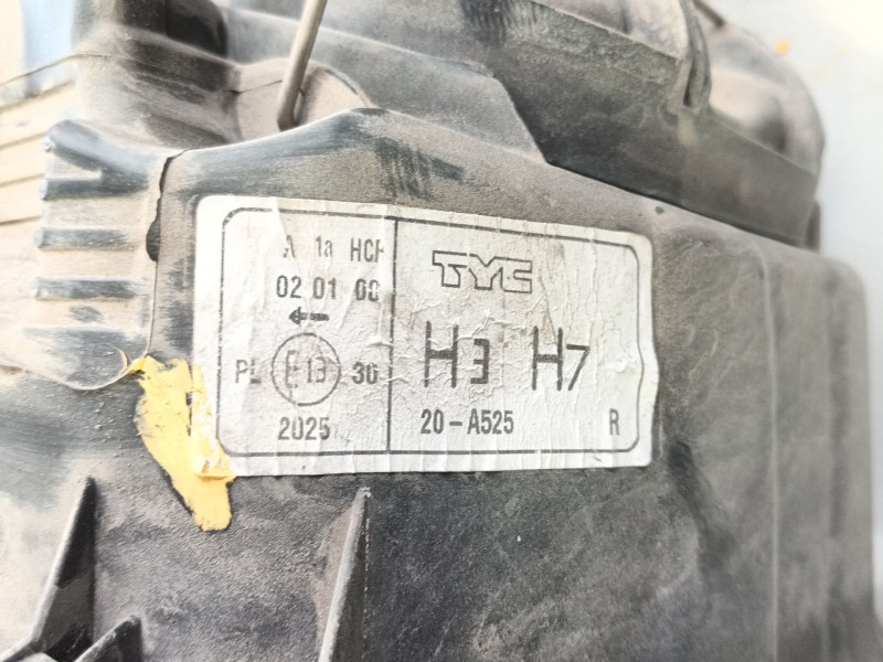 Recambio de faro derecho para mercedes-benz sprinter 3-t furgoneta (b903) 313 cdi (903.663, 903.662, 903.661) referencia OEM IAM