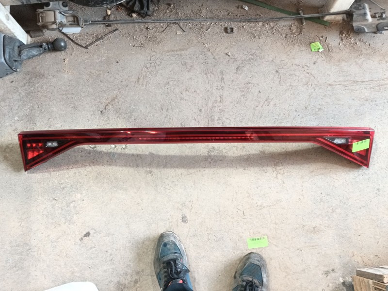 Recambio de piloto trasero central para cupra formentor (km7, kmp) 1.5 tsi referencia OEM IAM   