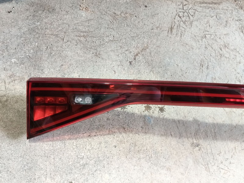 Recambio de piloto trasero central para cupra formentor (km7, kmp) 1.5 tsi referencia OEM IAM   