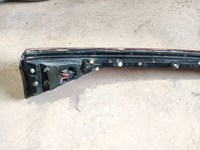 Recambio de piloto trasero central para cupra formentor (km7, kmp) 1.5 tsi referencia OEM IAM   