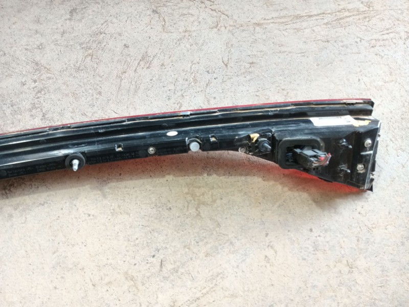 Recambio de piloto trasero central para cupra formentor (km7, kmp) 1.5 tsi referencia OEM IAM   