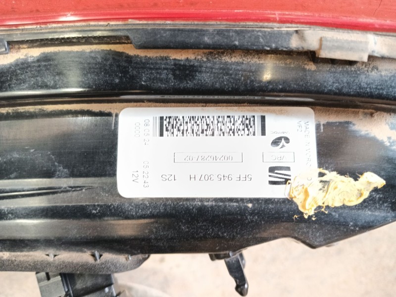 Recambio de piloto trasero central para cupra formentor (km7, kmp) 1.5 tsi referencia OEM IAM   