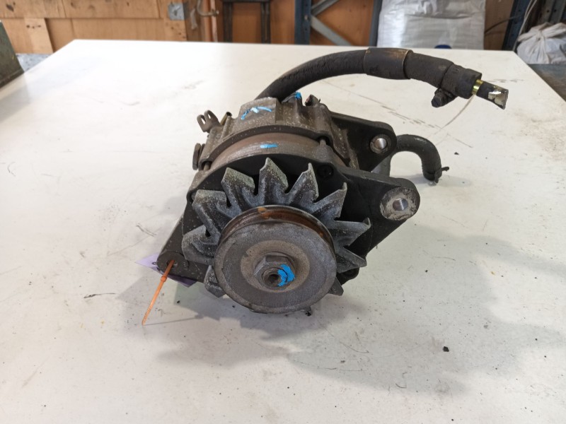 Recambio de alternador para nissan atleon 110 tk35/1 referencia OEM IAM   