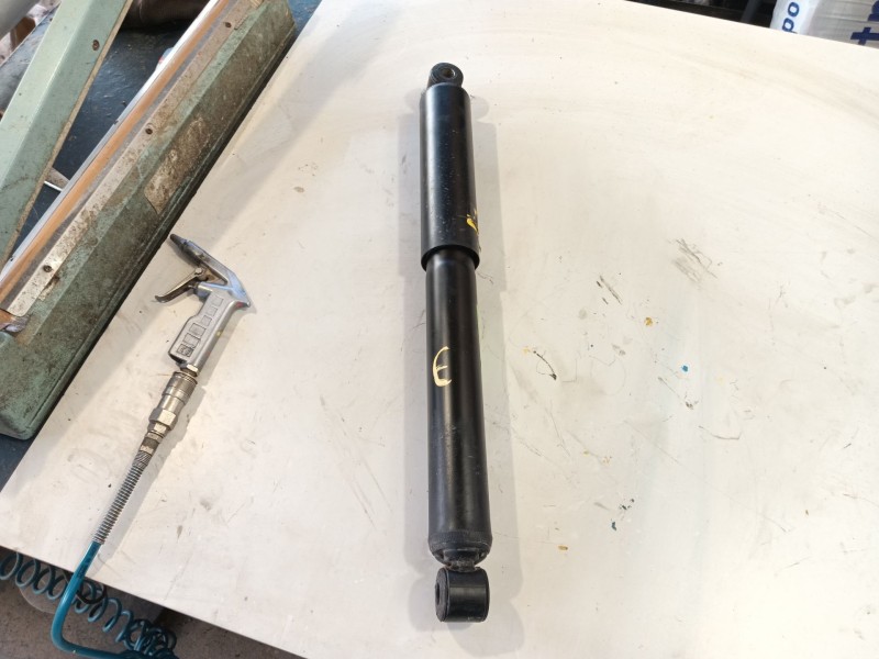 Recambio de amortiguador delantero derecho para iveco daily iii furgoneta 35 s 13 v,35 c 13 v referencia OEM IAM 5801345779  