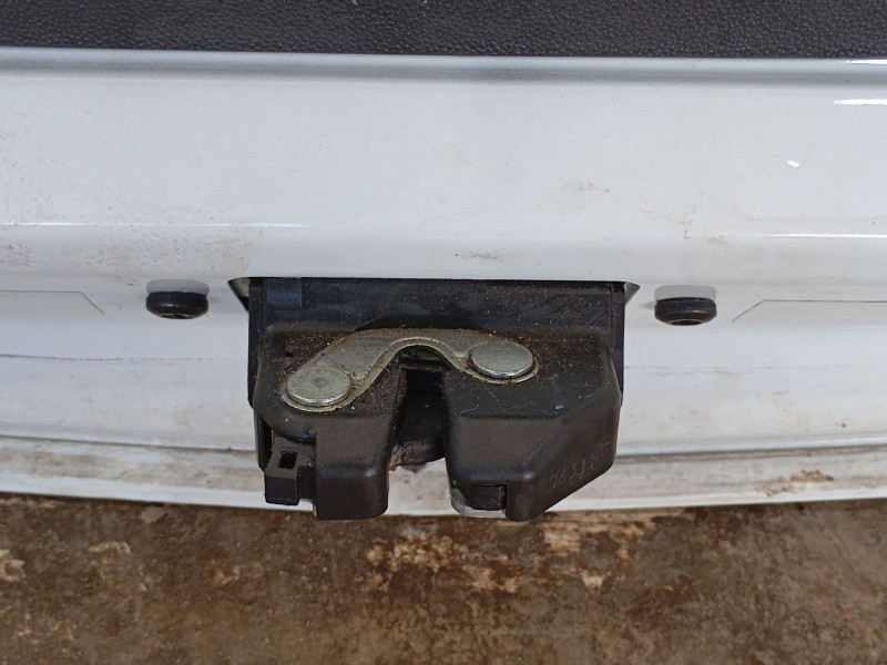 Recambio de porton trasero para opel corsa d (s07) 1.4 (l08, l68) referencia OEM IAM 93191542  