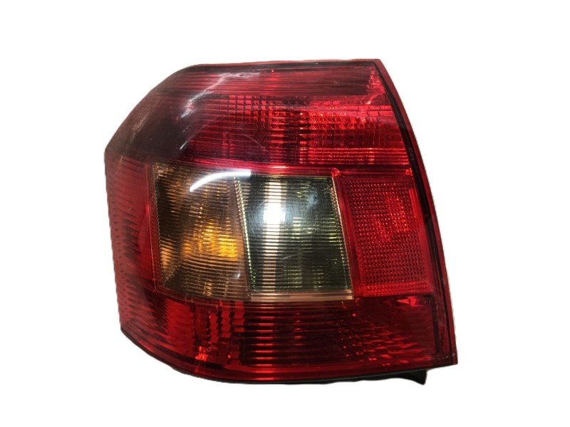 Recambio de piloto trasero derecho para toyota corolla (_e12_) 2.0 d-4d (cde120r_, cde120l_) referencia OEM IAM 8155102150  