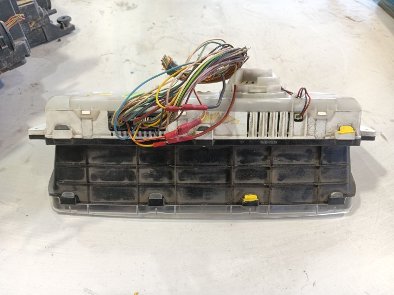 Recambio de cuadro instrumentos para land rover discovery ii (l318) 2.5 td5 4x4 referencia OEM IAM   