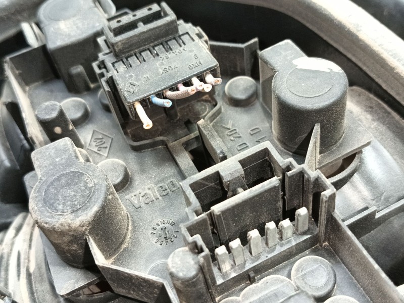 Recambio de piloto trasero derecho para renault scénic i monospace (ja0/1_, fa0_) 1.9 dci rx4 referencia OEM IAM 7700430966  