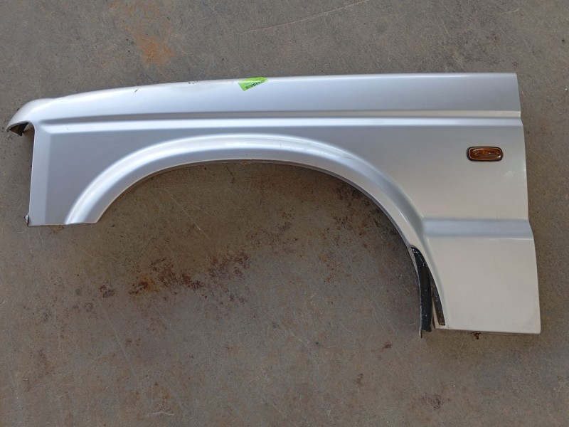 Recambio de aleta delantera izquierda para land rover discovery ii (l318) 2.5 td5 4x4 referencia OEM IAM   