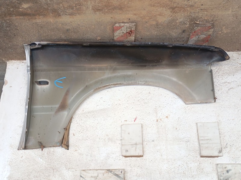 Recambio de aleta delantera izquierda para land rover discovery ii (l318) 2.5 td5 4x4 referencia OEM IAM   