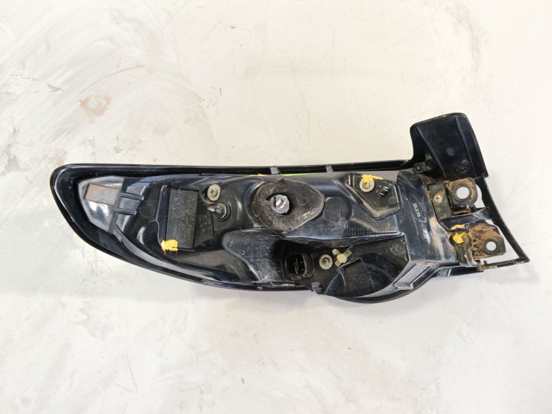 Recambio de piloto trasero derecho para mazda 3 hatchback (bp) 2.0 skyactiv-g m hybrid referencia OEM IAM   