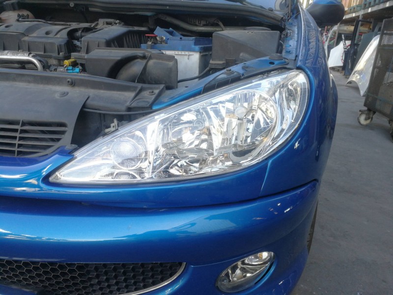 Recambio de faro izquierdo para peugeot 206 cc cc referencia OEM IAM 085501120L  