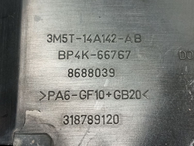 Recambio de caja reles / fusibles para volvo v50 familiar 2.0 d kinetic referencia OEM IAM 8688040 3M5T14A142AB 