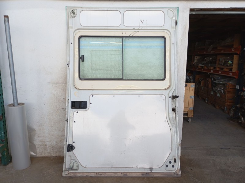 Recambio de puerta lateral corredera derecha para iveco daily iii furgoneta 35 s 13 v,35 c 13 v referencia OEM IAM   